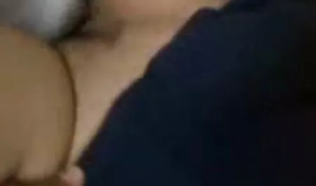Cô gái tóc vàng đẹp, đồ bú thủ dâm trước mặt phim sec nguoi voi dong vat các webcam,