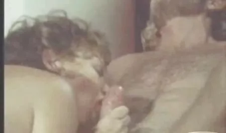 Cô gái trên bãi biển đó phim sec nguoi du thu là chết trong vớ với một người tình trẻ