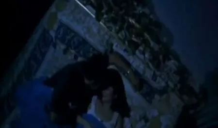 Nghiệp dư: cô gái vuốt ve một người phim sec cho voi nguoi bạn của bộ phận sinh dục, cận cảnh,