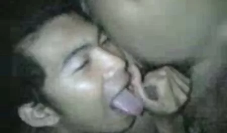 Gay cộng phim sec nguoi va thu Hòa lớn để bạn gái trẻ trên đường phố