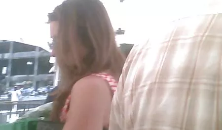Angela, bằng một người hàng phim sec nguoi dit thu xóm.