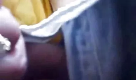 Ý làm cho phim sec voi thu người đàn ông hút vuốt ve đầu.
